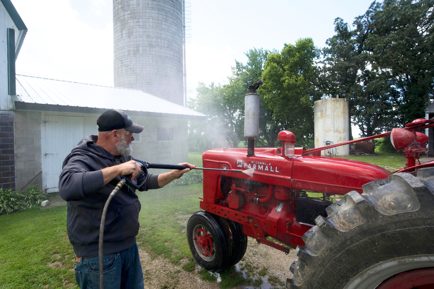 Eco-Friendly Pressure Washing: Tools and Tips for Sustainable Cleaning
