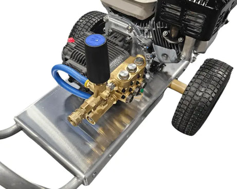 PRESSURE WASHER HONDA GX200 - 3GPM @2500PSI ON WHEELED CART