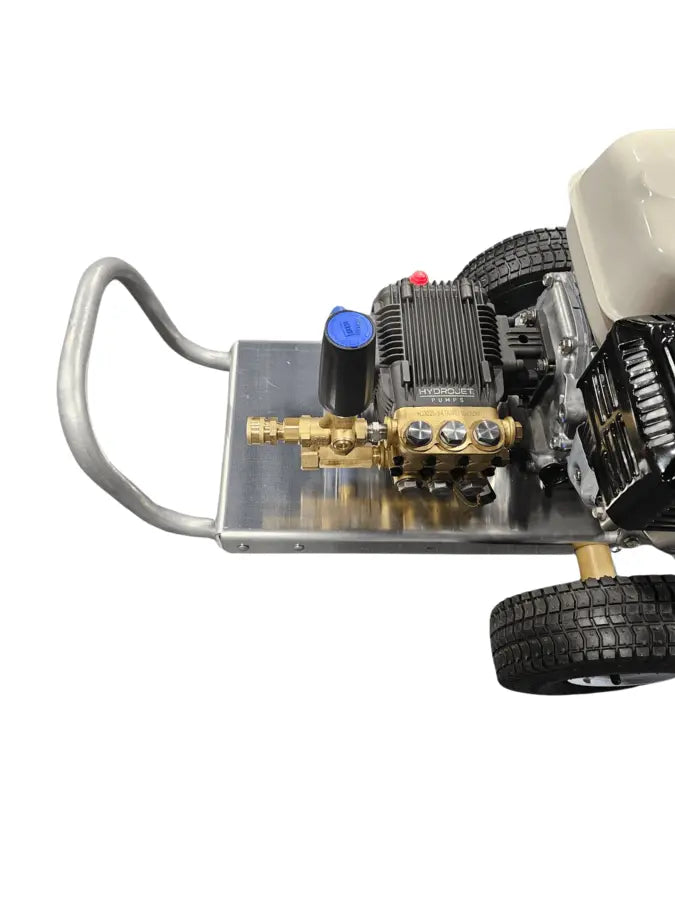 PRESSURE WASHER HONDA GX200 - 3GPM @2500PSI ON WHEELED CART