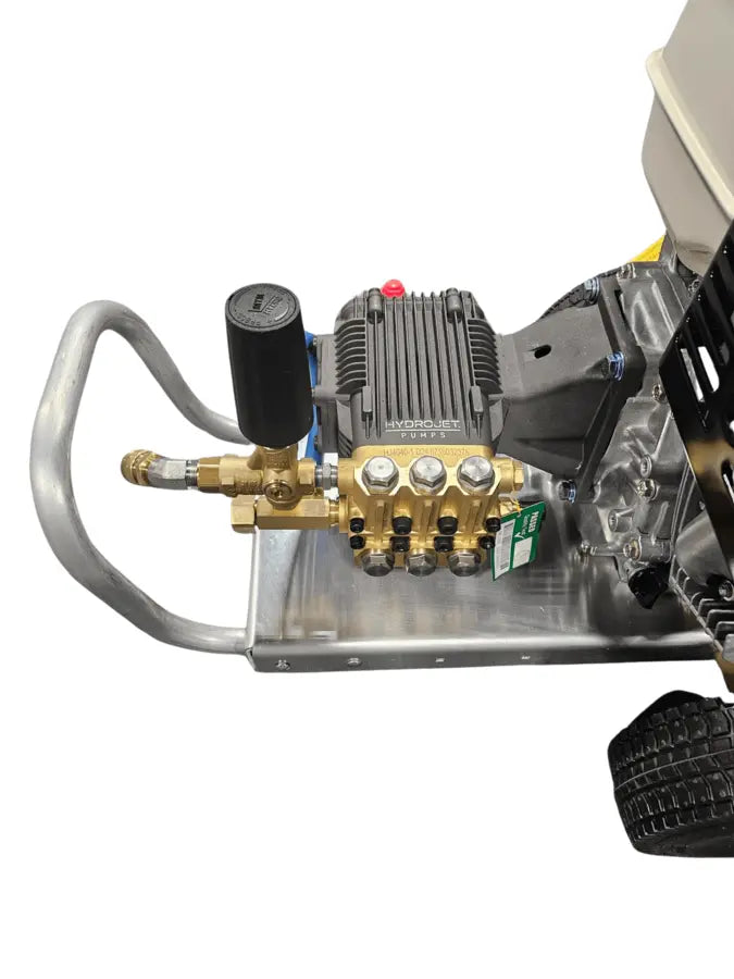 PRESSURE WASHER HONDA GX390 - 4GPM @4000PSI ON WHEELED CART