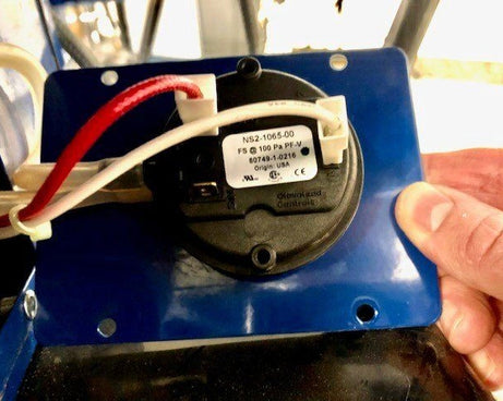 EC 100, EC 200, EC 300 PRESOSTAT 100 PA-E50440